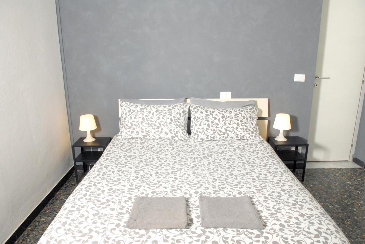 Hotel La Pergola Private Parking Vezzano Ligure Exterior foto
