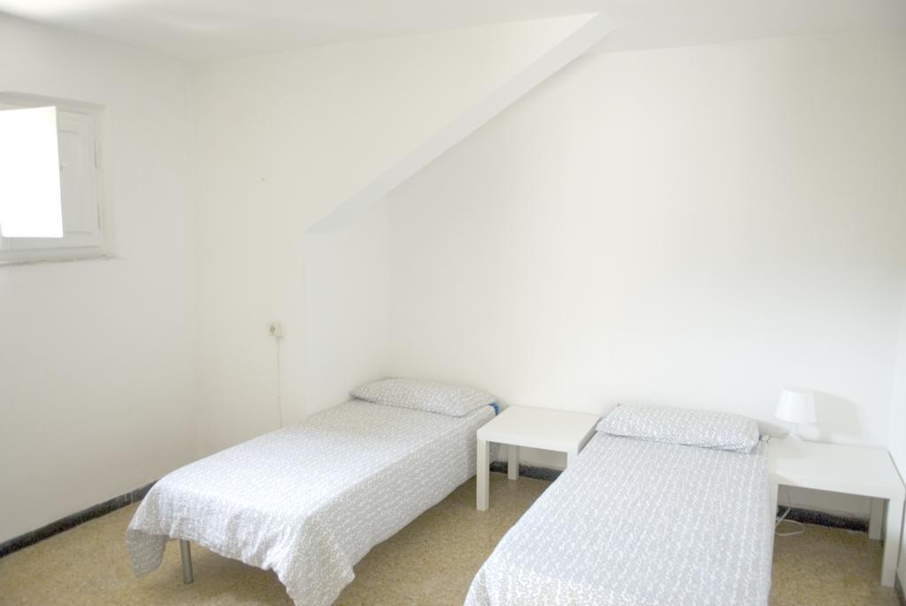 Hotel La Pergola Private Parking Vezzano Ligure Habitación foto