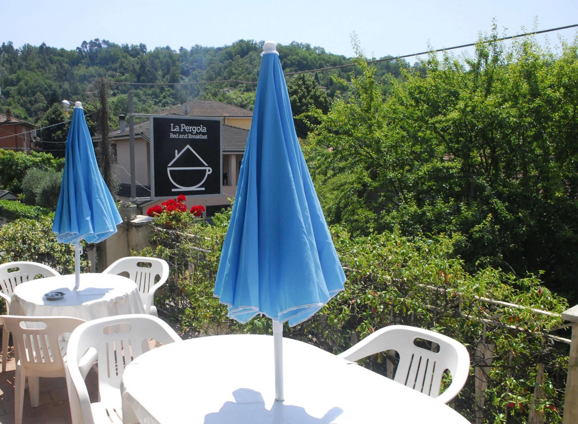 Hotel La Pergola Private Parking Vezzano Ligure Exterior foto